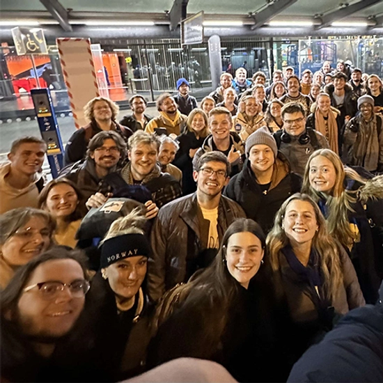 Large selfie of the choir trip