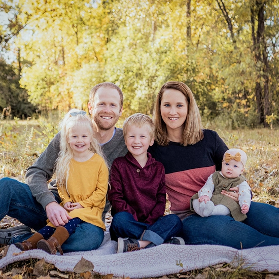 Jenna and her husband and three children