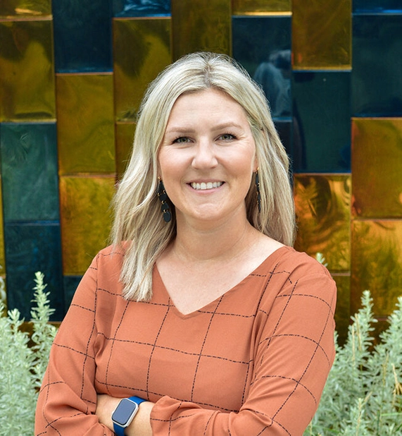 professional headshot of amanda conrad