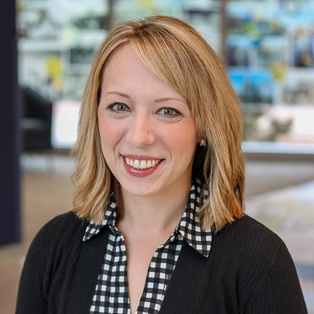 professional headshot of maggie miller