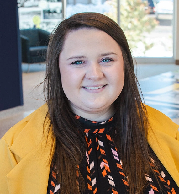 professional headshot of samantha quam