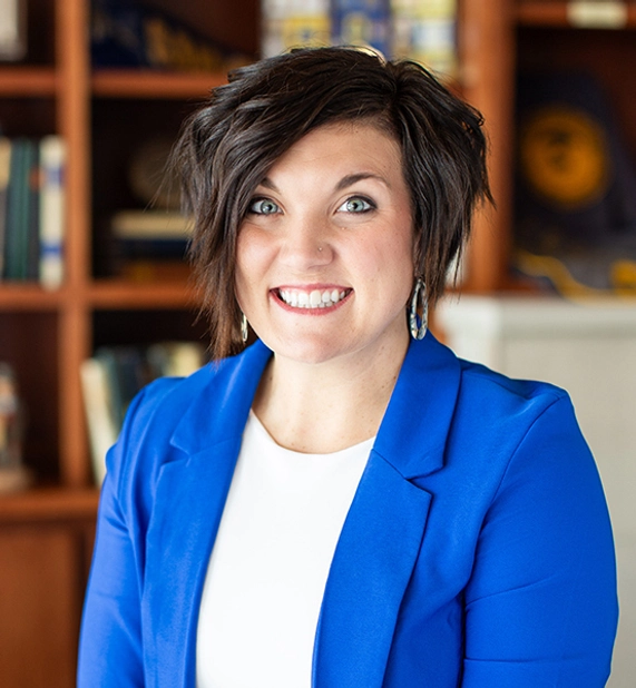 professional headshot of Shelby Hartung